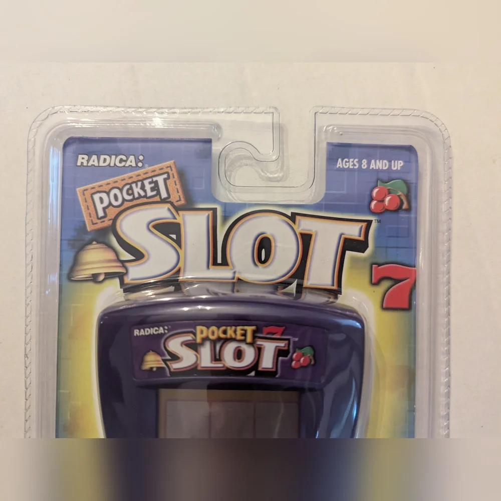 New Sealed Radica Pocket Slot #8022 (1999) Needs Battery Ages‎ 8+